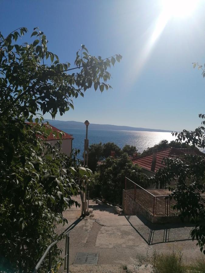 Apartment Sodan 72 Omiš Exterior foto