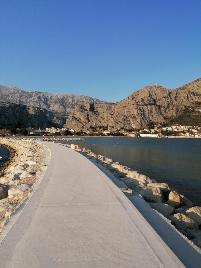 Apartment Sodan 72 Omiš Exterior foto