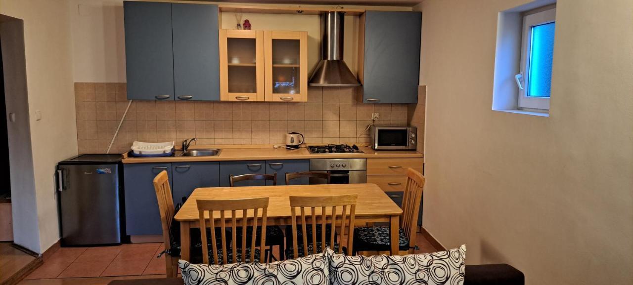Apartment Sodan 72 Omiš Exterior foto