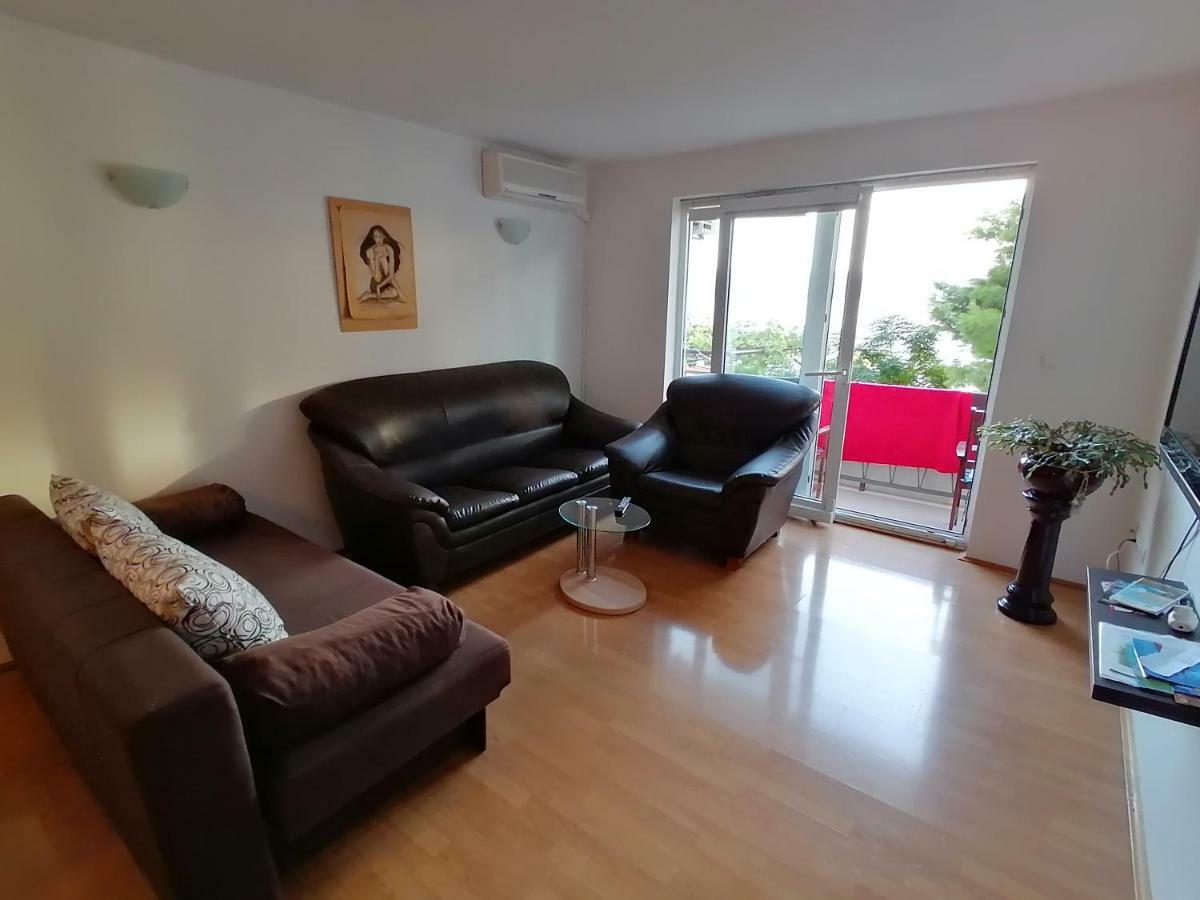Apartment Sodan 72 Omiš Exterior foto